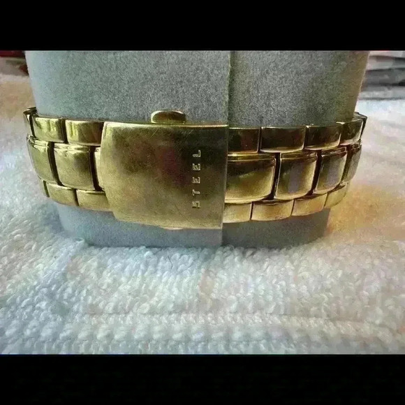 Mens Guess Steel Gold-Tone Rectangle G11535G Diamond Dial Watch, Needs Battery - Picture 2 of 5